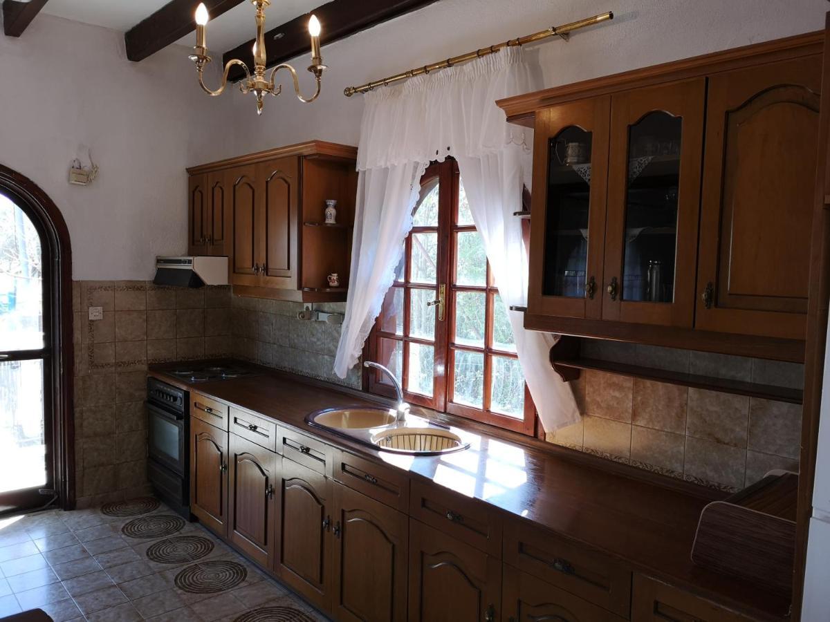 Katerina'S Holiday Home Kриопиги Екстериор снимка